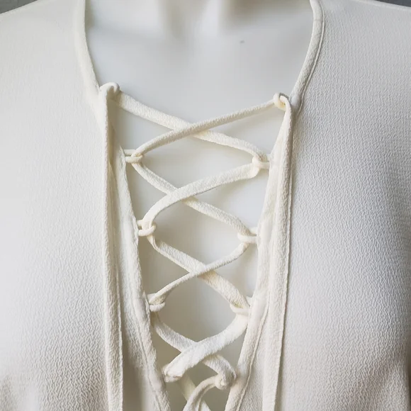 Bebe Ivory Boho Bell Sleeve Lace-up Peasant Top - Picture 3 of 5